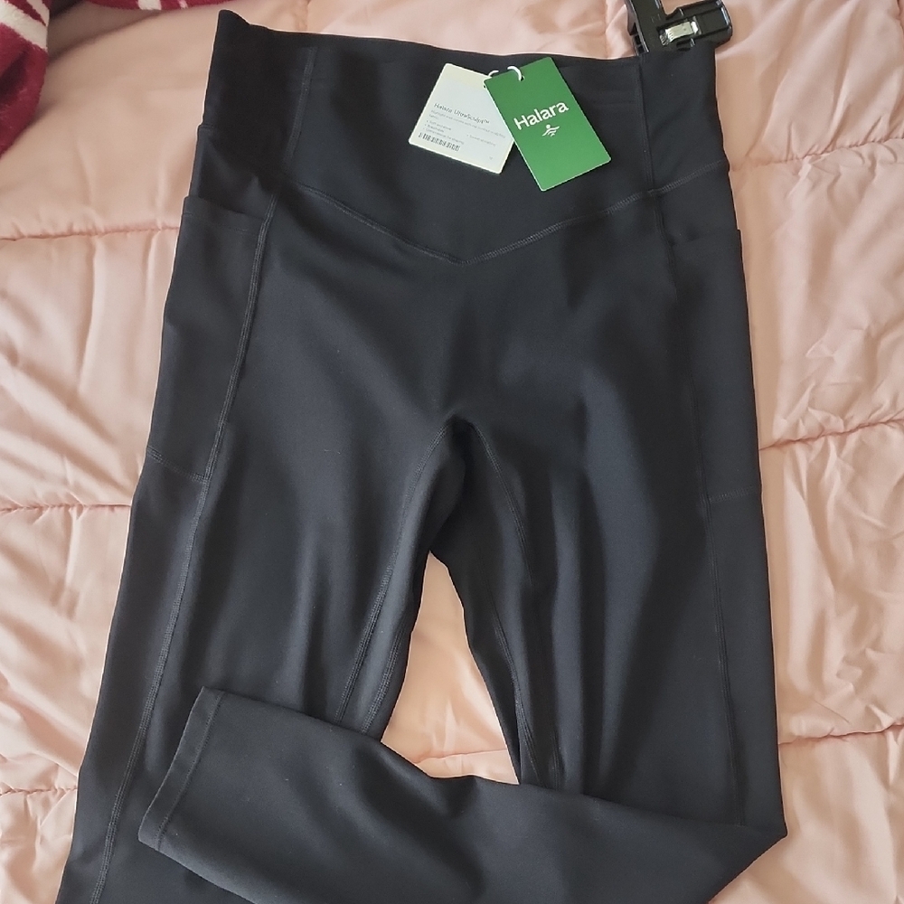 HALARA Black High-Rise Performance Leggings with Pocket